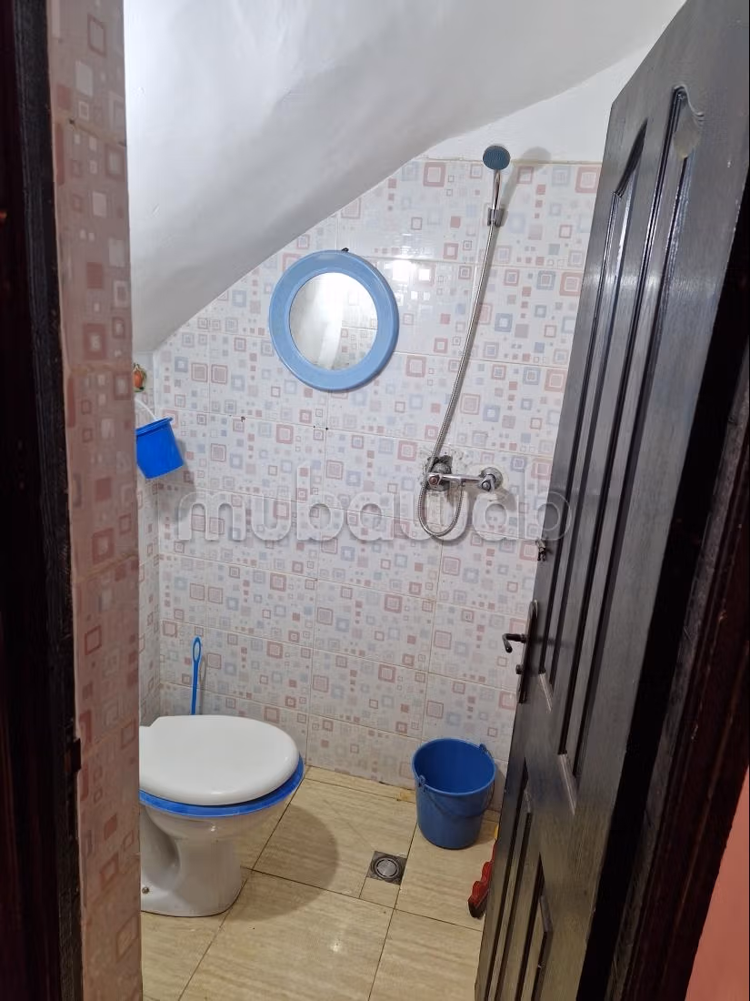 Très belle maison en vente à Bab Aylan. Superficie 34 m². Porte blindée — 5