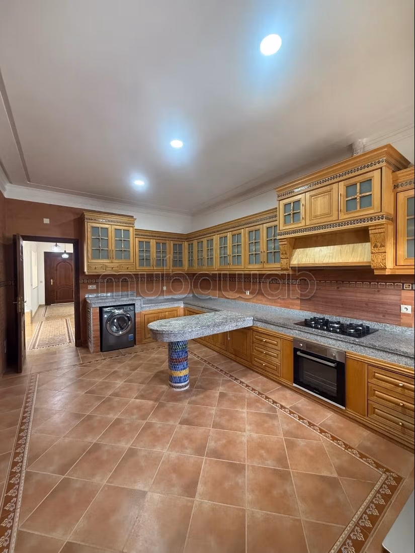 Villa de prestige meublée à louer dans le quartier exclusif de Boubana