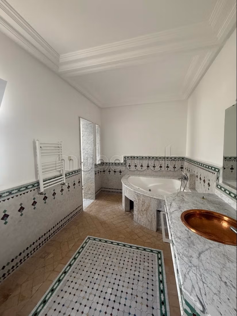 Villa de prestige meublée à louer dans le quartier exclusif de Boubana