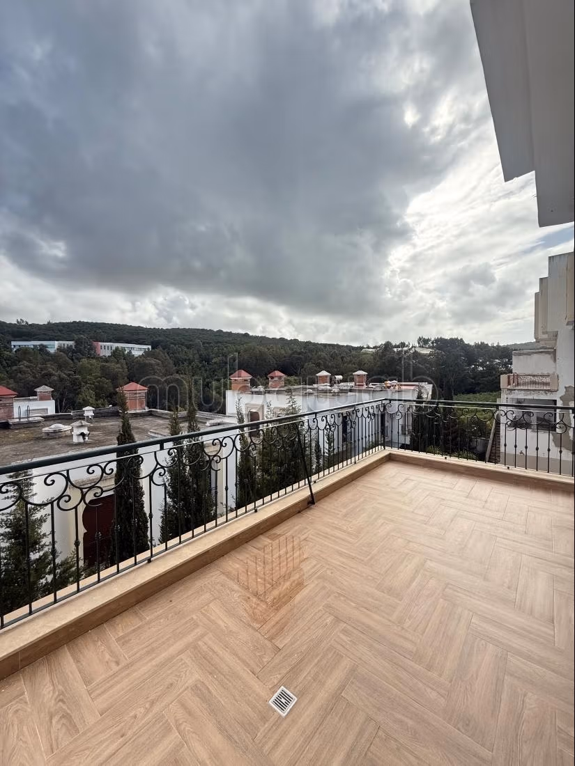 Villa de prestige meublée à louer dans le quartier exclusif de Boubana