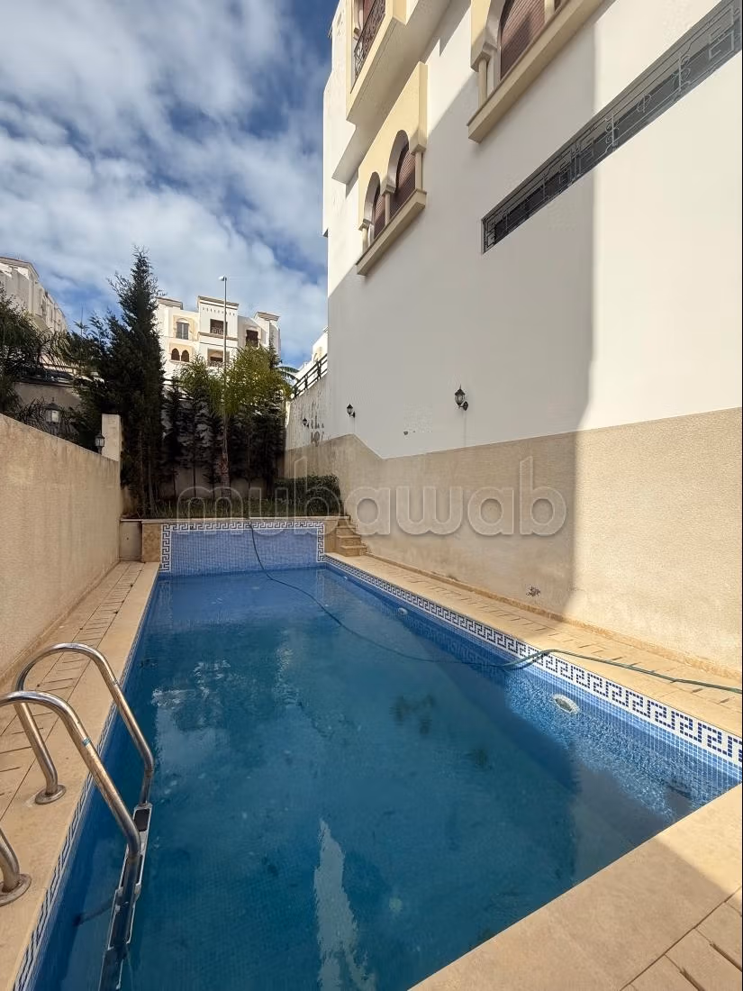 Villa de prestige meublée à louer dans le quartier exclusif de Boubana