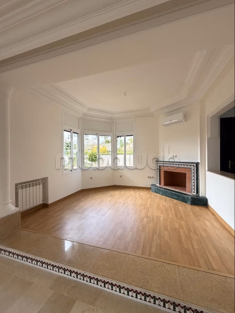 Villa de prestige meublée à louer dans le quartier exclusif de Boubana