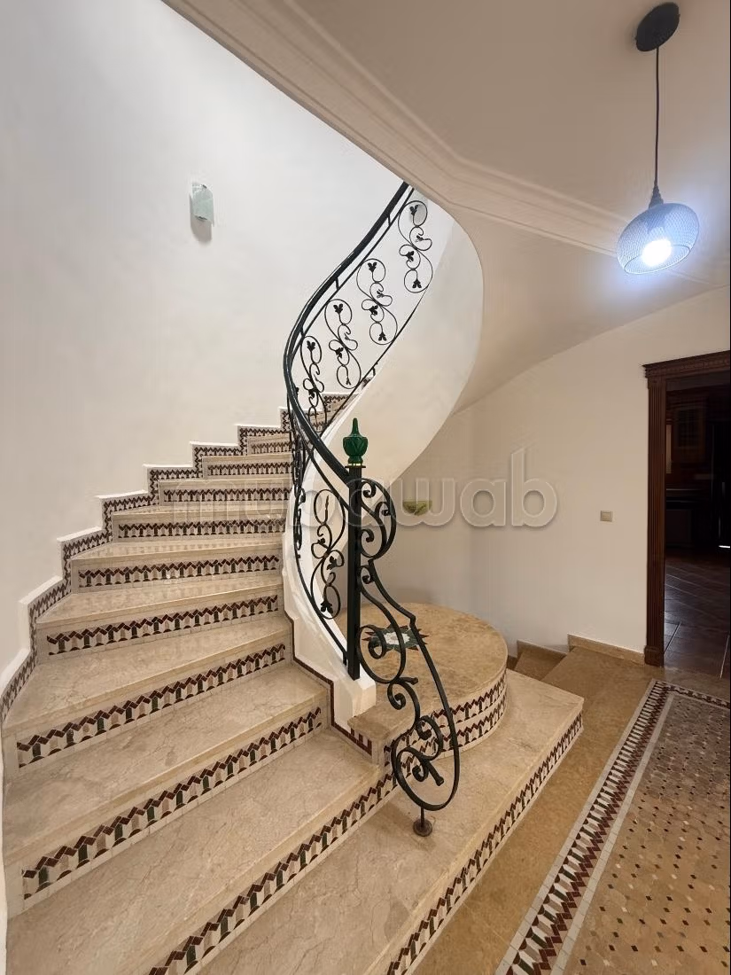 Villa de prestige meublée à louer dans le quartier exclusif de Boubana
