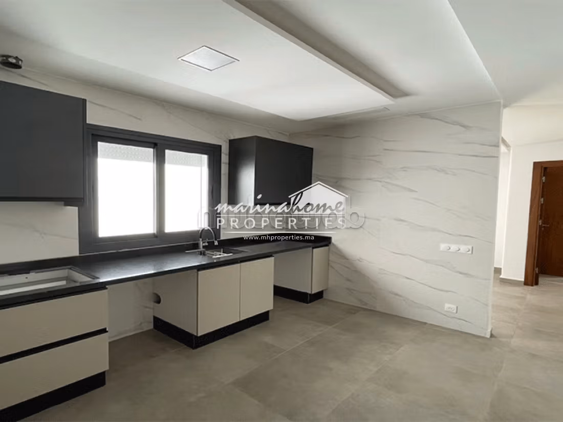 Apartment to purchase. 2 rooms. Beautiful terrace and garden