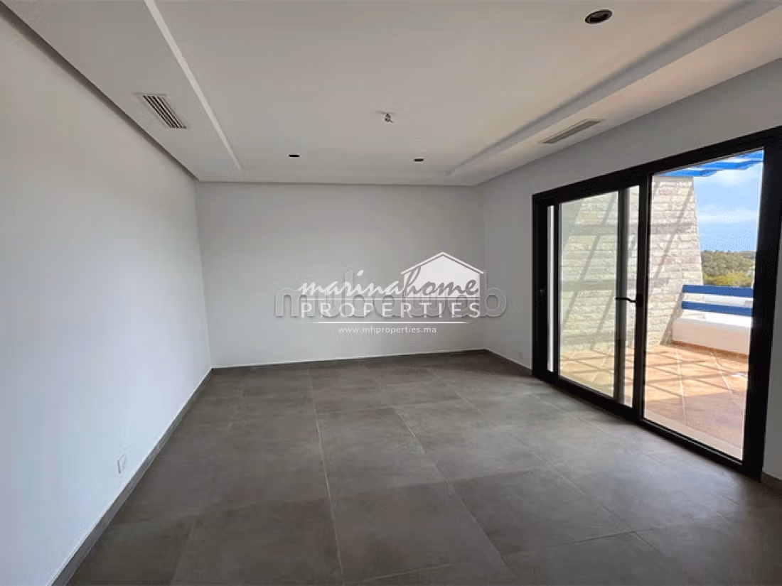Apartment to purchase. 2 rooms. Beautiful terrace and garden