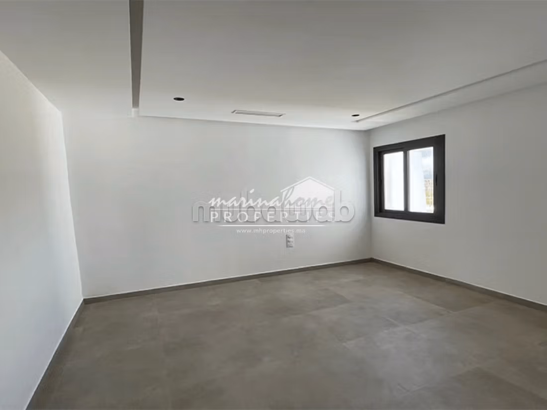 Apartment to purchase. 2 rooms. Beautiful terrace and garden