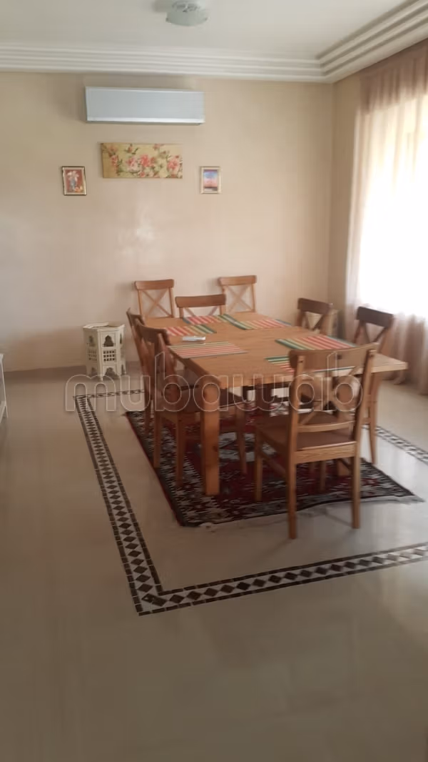 Casa di lusso in vendita a Ennakhil Palmeraie. Superficie 250 m². Ammobiliato