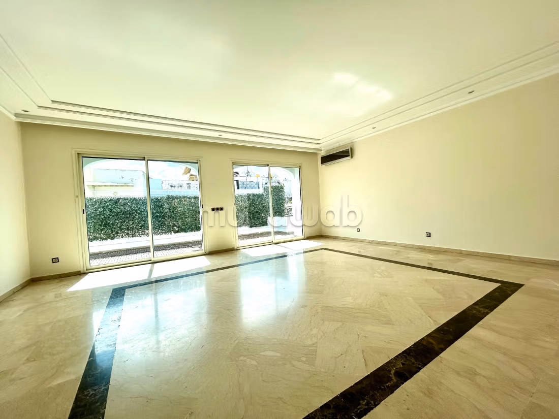 Superbe appartement traversant à louer — 3