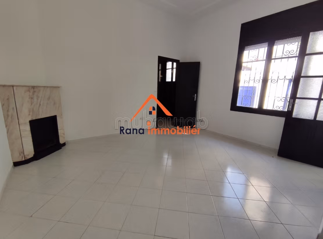 Meravigliosa villa in affitto a Quartier Administratif. 3 belle camere da letto. Porta blindata e servizio di videosorveglianza