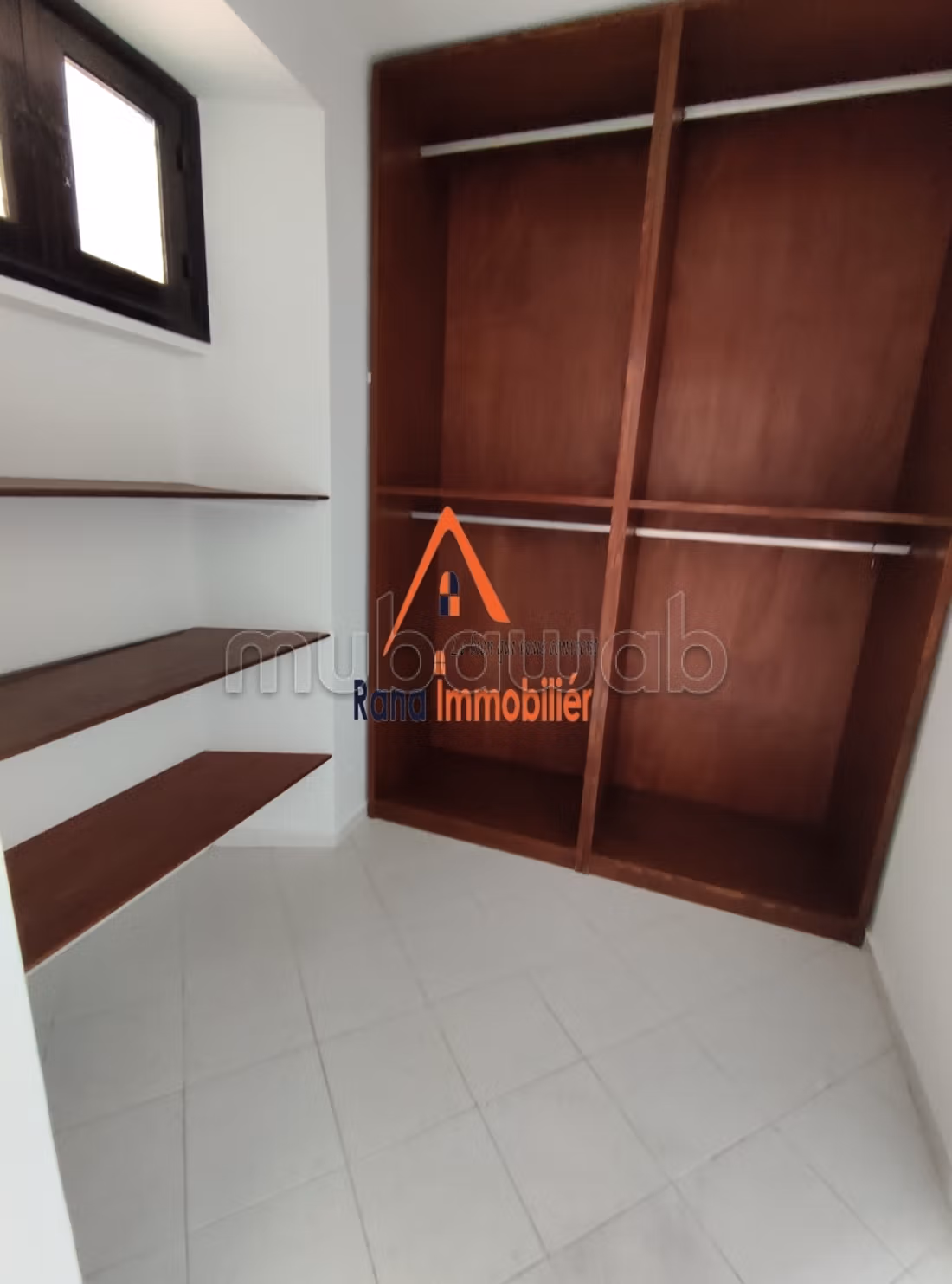 Meravigliosa villa in affitto a Quartier Administratif. 3 belle camere da letto. Porta blindata e servizio di videosorveglianza