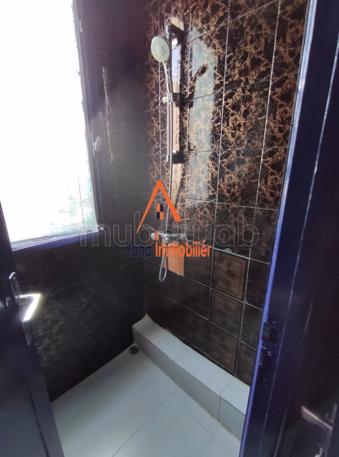 Meravigliosa villa in affitto a Quartier Administratif. 3 belle camere da letto. Porta blindata e servizio di videosorveglianza