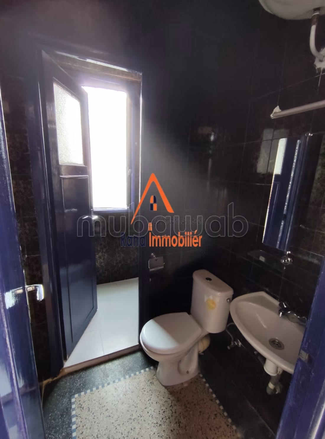 Meravigliosa villa in affitto a Quartier Administratif. 3 belle camere da letto. Porta blindata e servizio di videosorveglianza