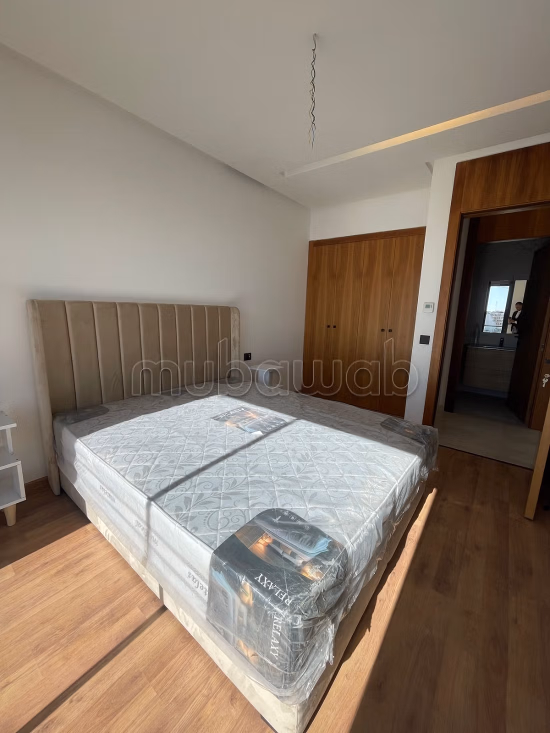 Se alquila este piso en Casablanca Finance City. 2 habitaciones grandes. Bien amueblado