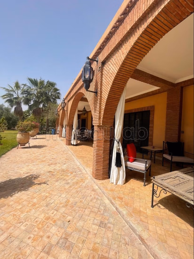 Luxury Villa for sale. 4 rooms. Air conditioning system