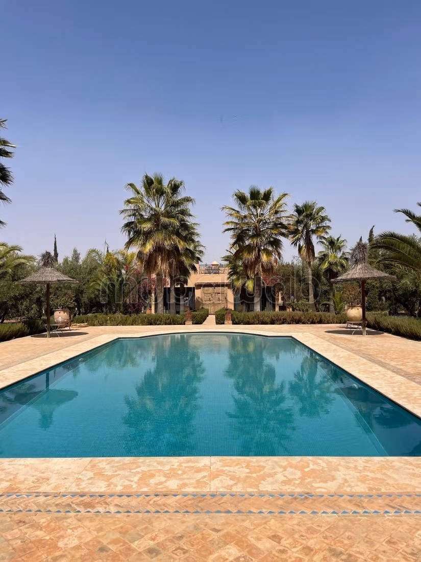Luxury Villa for sale. 4 rooms. Air conditioning system