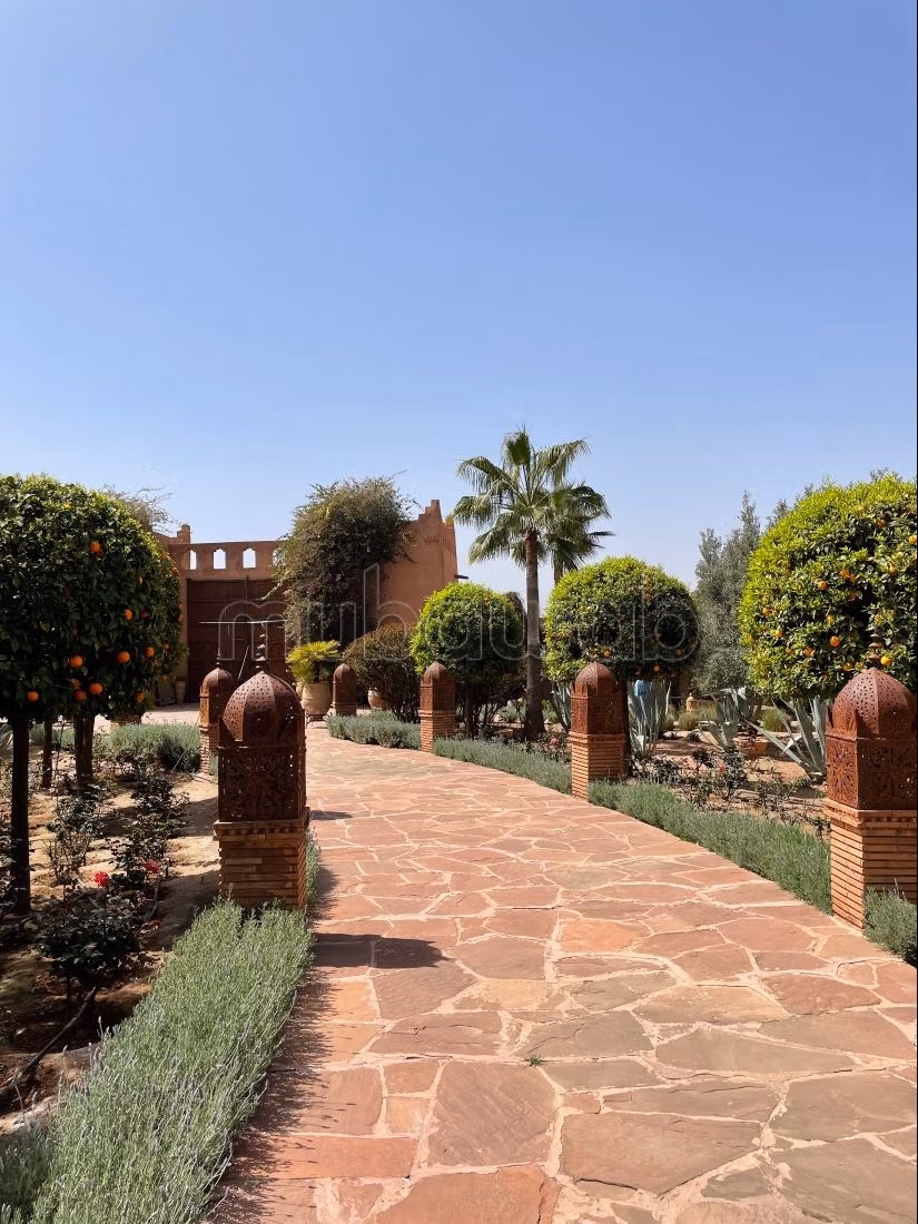 Luxury Villa for sale. 4 rooms. Air conditioning system