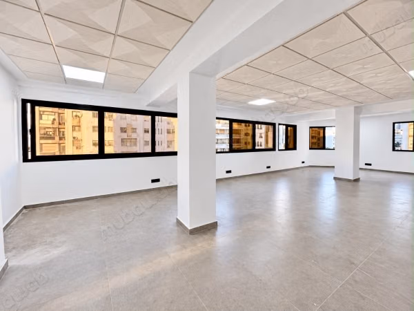 Offices for rent in Racine. Small area 104 m²