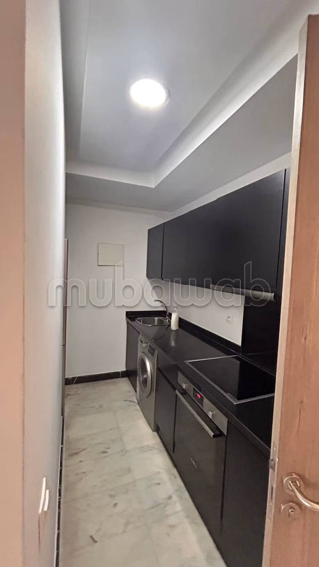 Superbe appartement à louer à Gauthier. 
1 belle chambre. 
Meublé