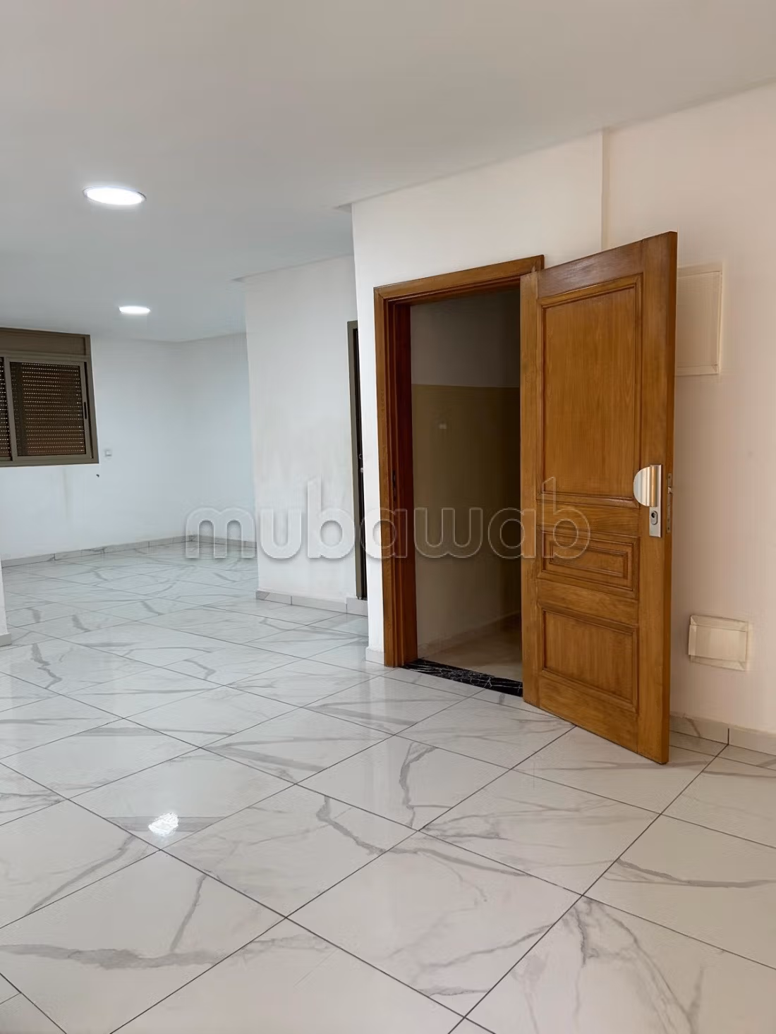 Ufficio disponibile in affitto. Superficie di 90 m²
