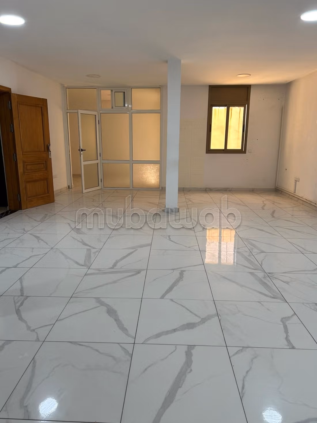 Ufficio disponibile in affitto. Superficie di 90 m²