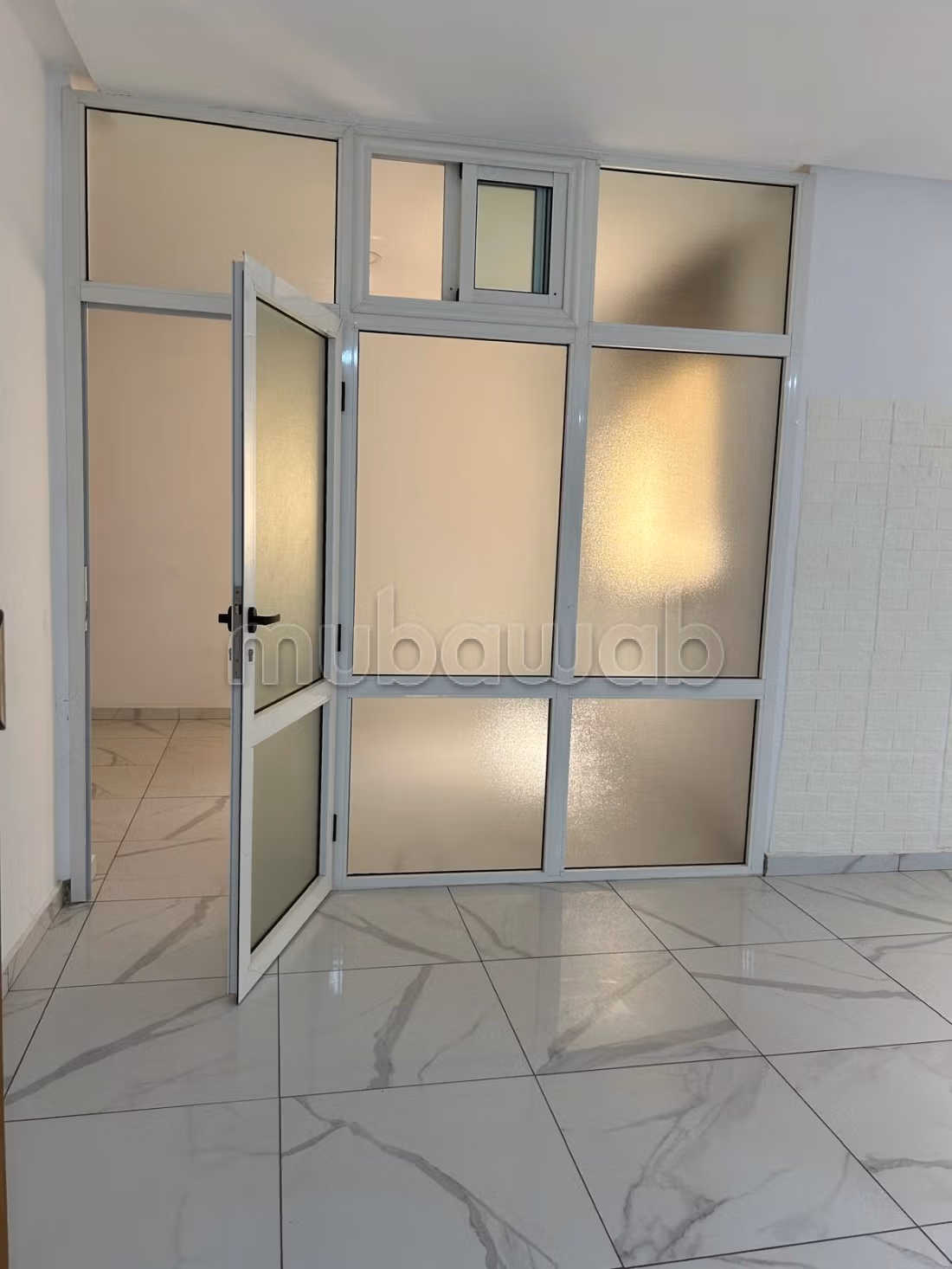 Ufficio disponibile in affitto. Superficie di 90 m²