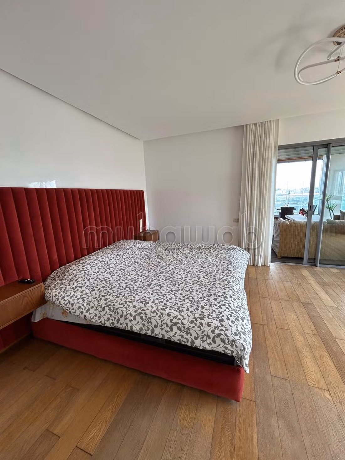 Bel appartement meuble en location sur la marina