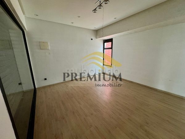 مكاتب ومحلات للكراء باكدال. المساحة الإجمالية 30 م²