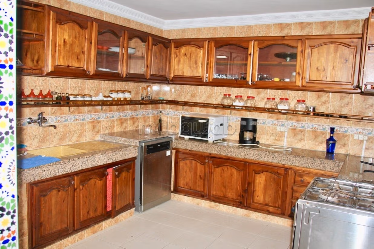 Casa in affitto a Hassan Centre Ville. Superficie 270 m². Ammobiliato