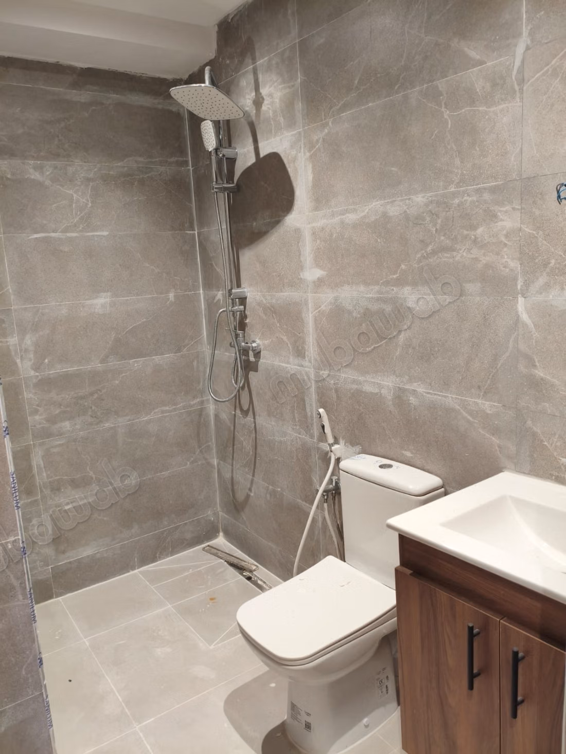 Appartement bien situé a route chrifia