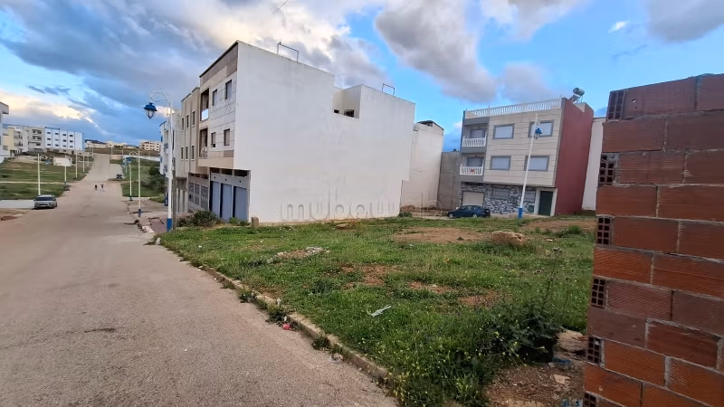 Terreno en venta. Gran superficie 155 m²