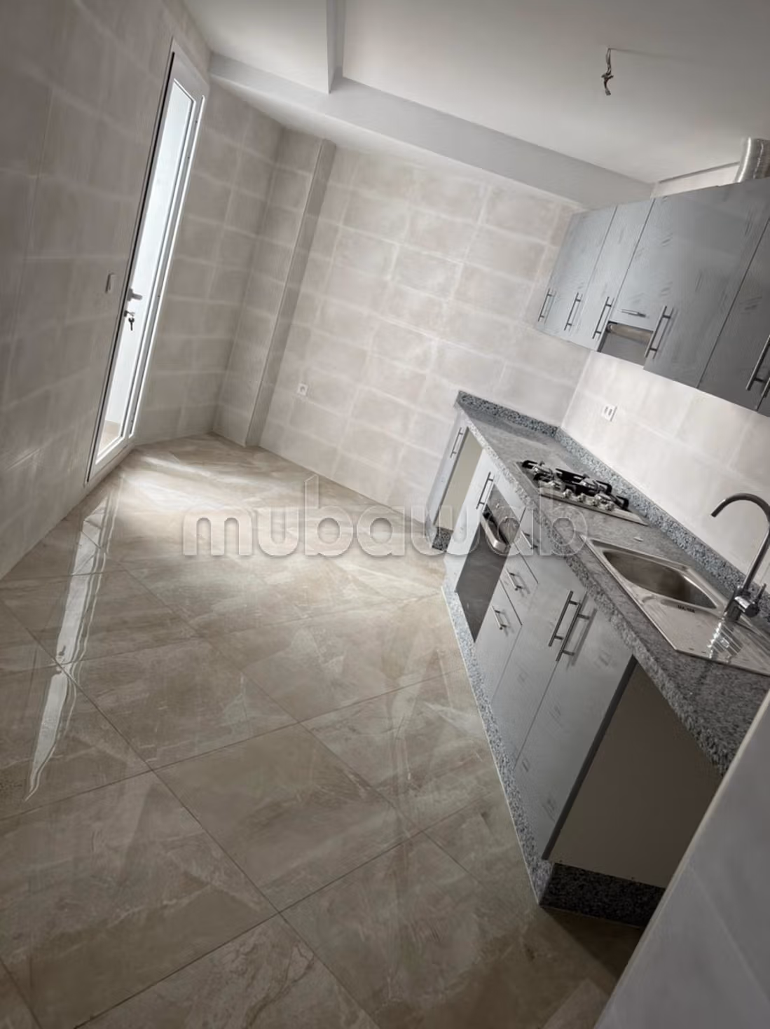 Appartement vide à louer long terme — 4