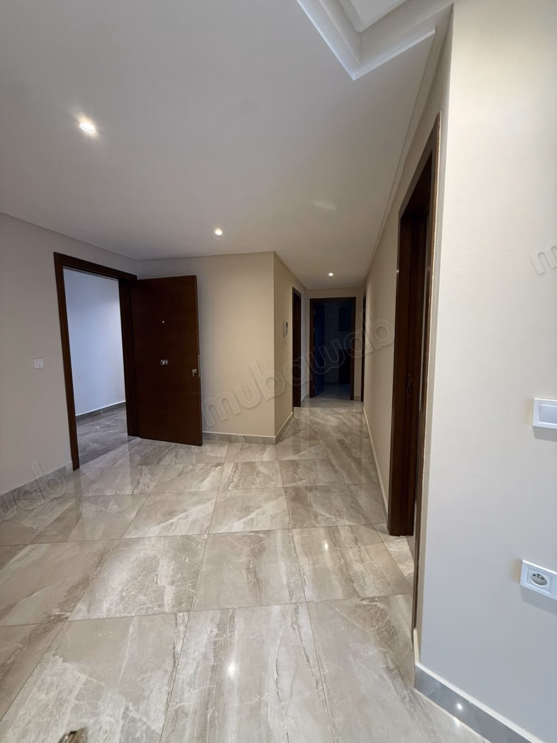Appartement vide à louer long terme