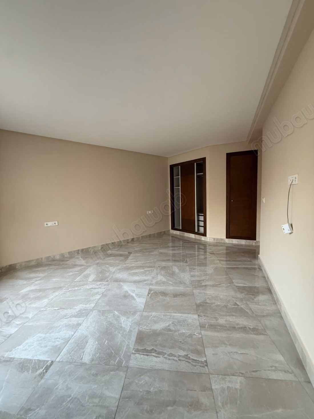 Appartement vide à louer long terme