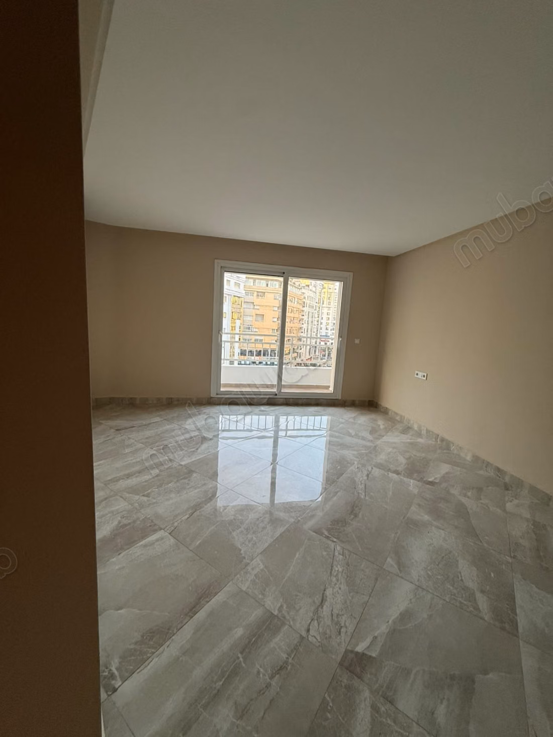 Appartement vide à louer long terme