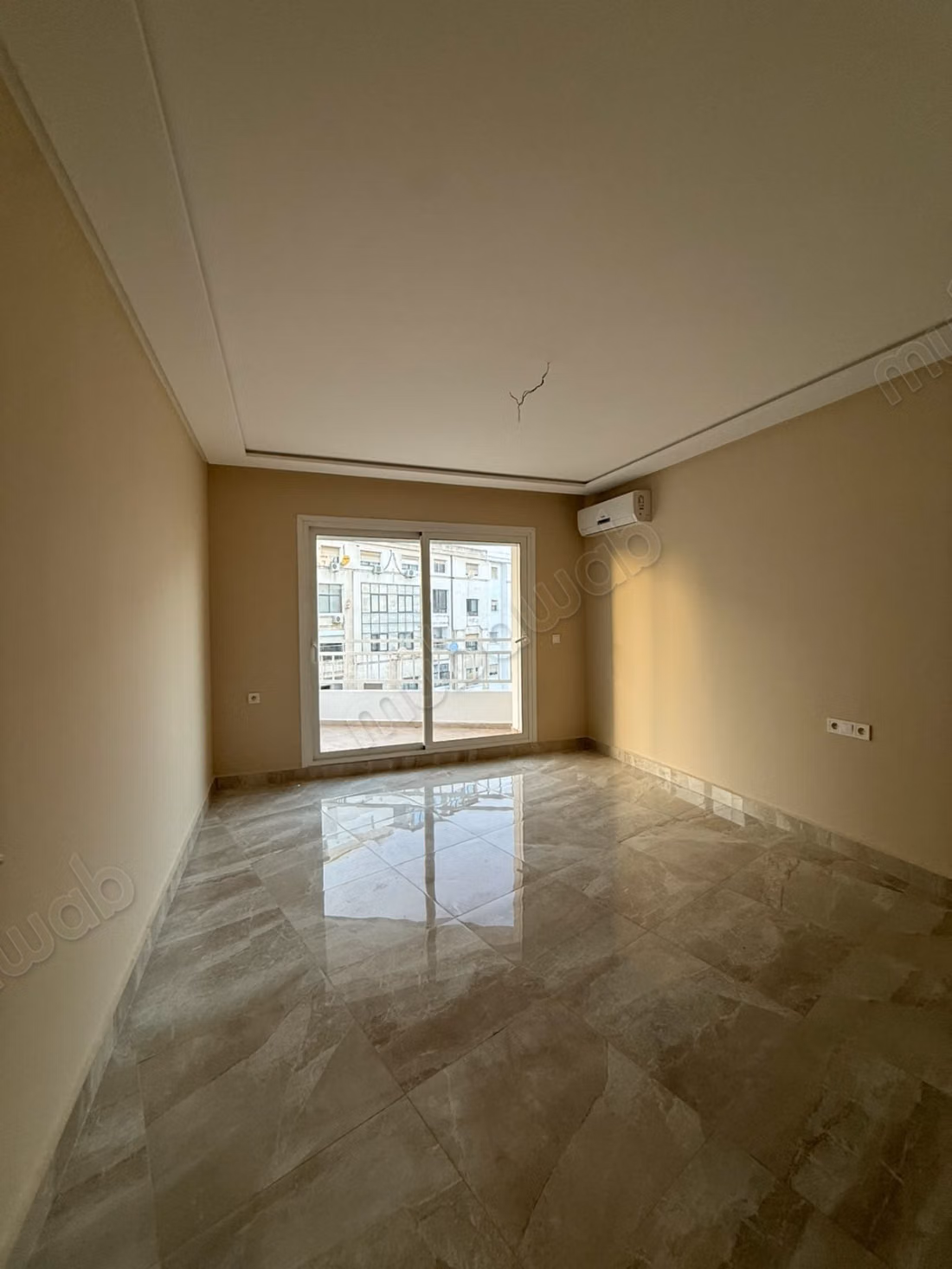 Appartement vide à louer long terme