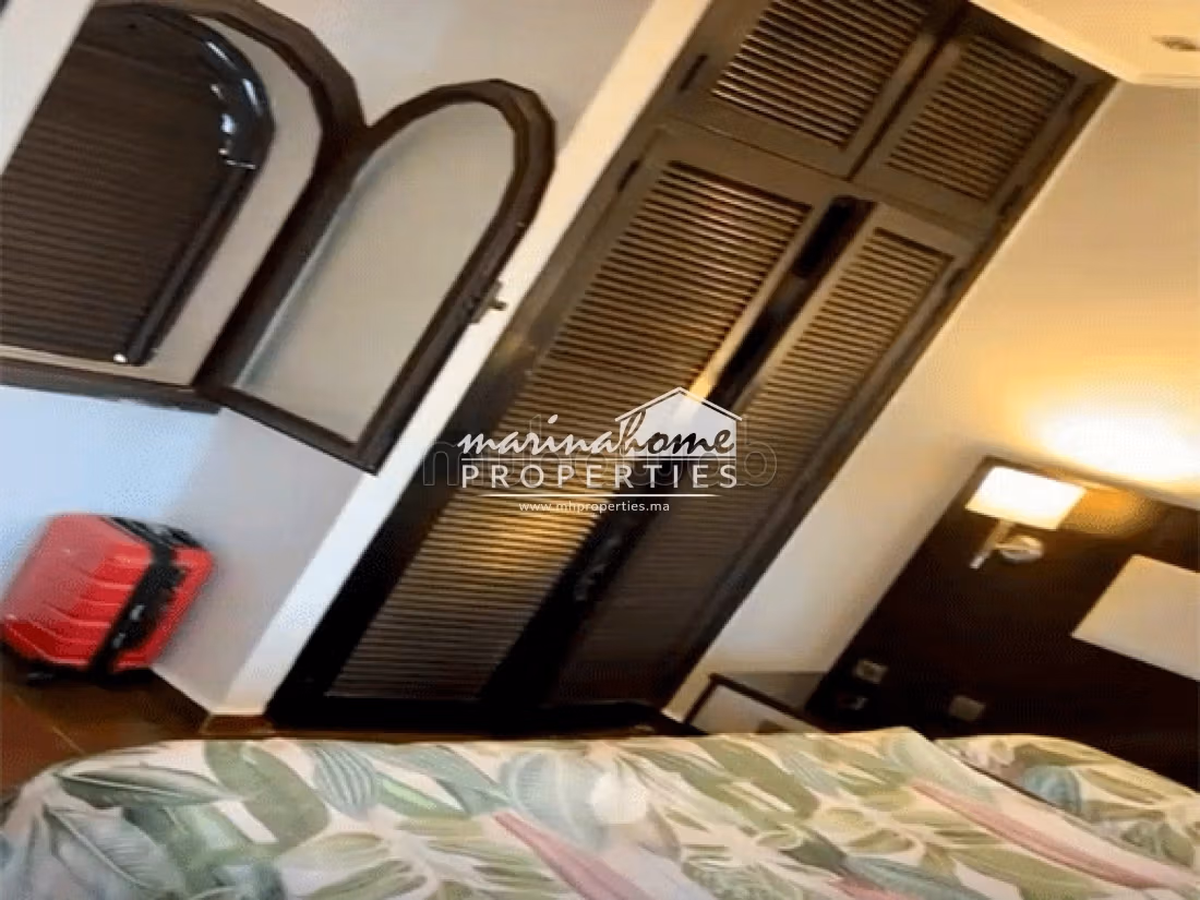 High quality villa for sale. 5 rooms. Well equipped kitchen