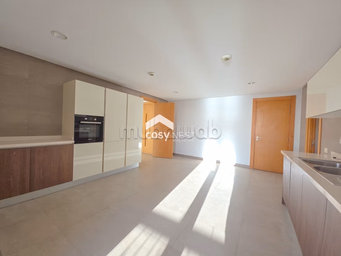 Splendido appartamento in affitto a Casablanca Marina. 3 camere. Vista sul mare, riscaldamento