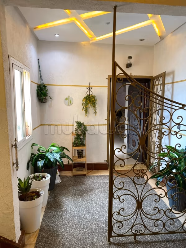 Piso en venta. 3 hermosas habitaciones. Sala de estar tradicional marroquí, barrio seguro