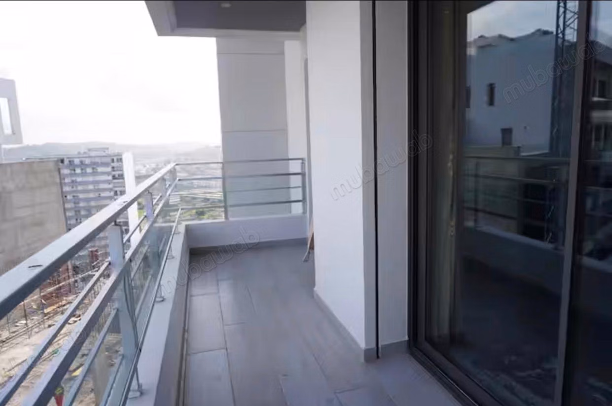 A LOUER: Joli appartement moderne a cote de Hilton