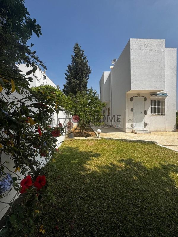 Une villa à usage administratif à el menzah 6