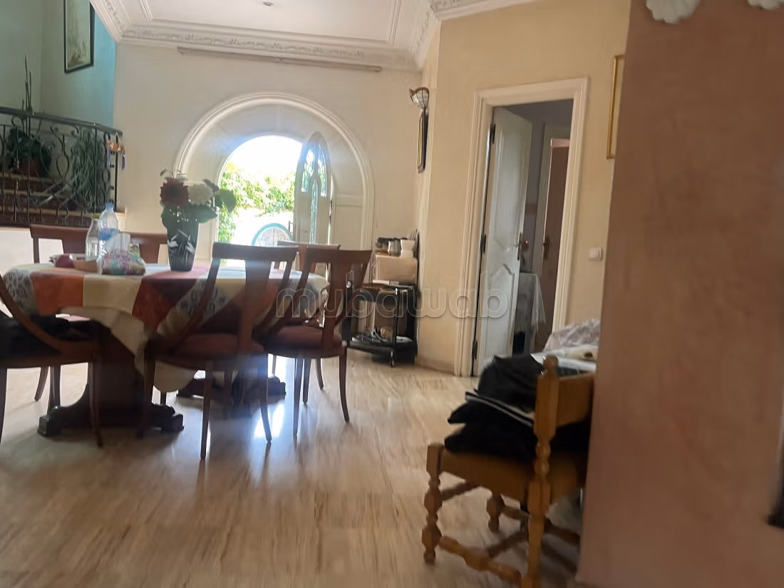 Magnífica villa en venta en Mandarona. Dimensión 716 m². Chimenea funcional, aire condicionado general