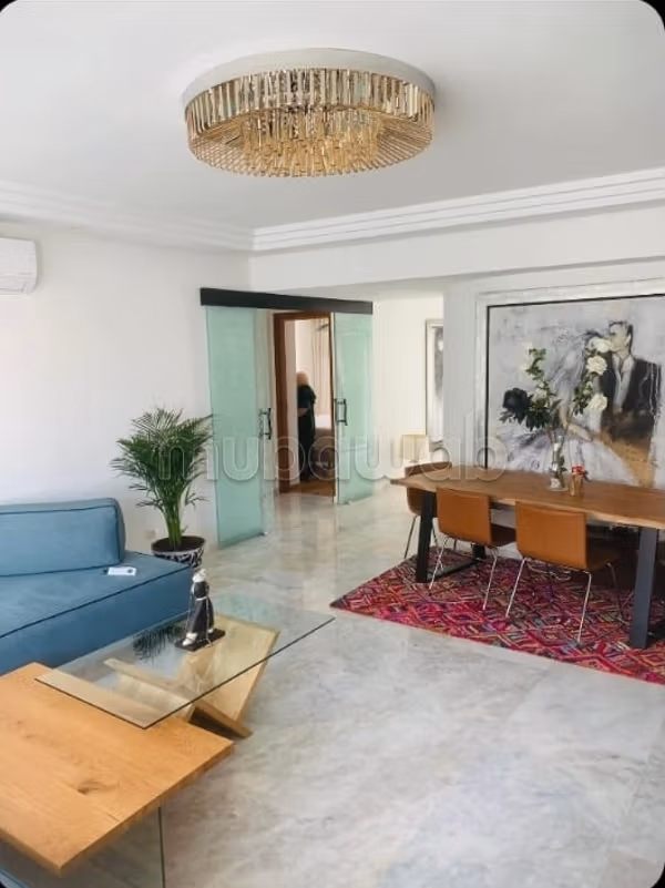 Affitto di un bellissimo appartamento a Gauthier. Superficie totale 110 m². Ammobiliato