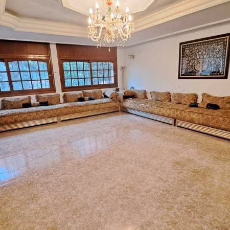Villa de lujo en venta en Hay Salama. 5 dormitorios