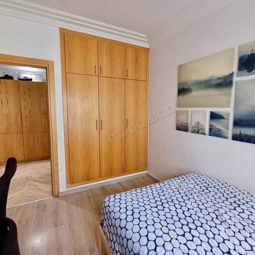 Sell apartment in Derb Carlotti. Large area 111 m². Parking spaces and terrace
