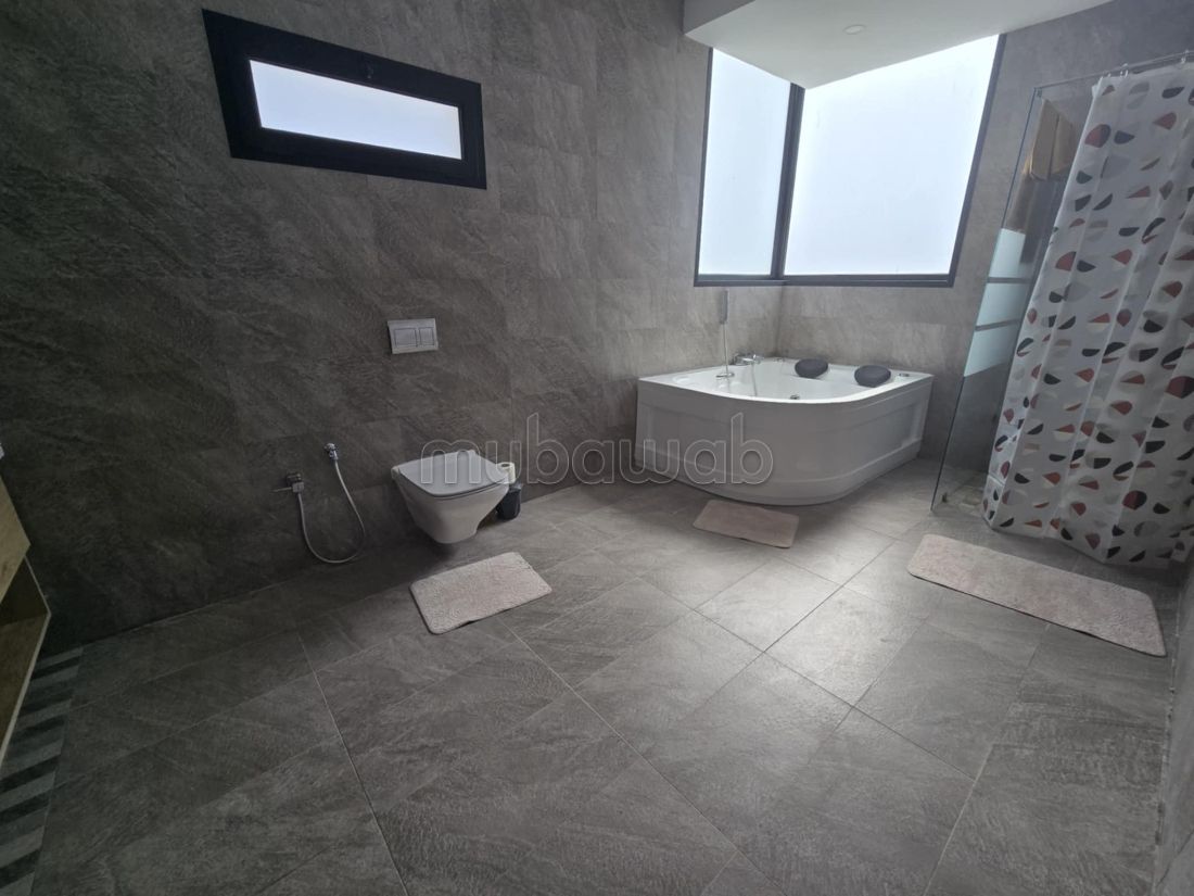 Villa avec piscine vendu avec ameublement