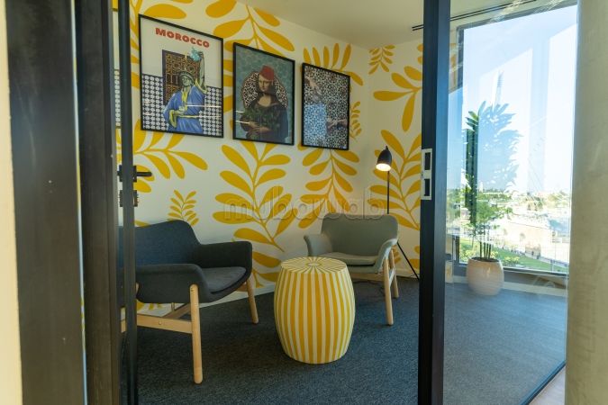 Oficinas en alquiler en Sidi Maarouf. Dimensión 350 m². Puerta blindada y residencia segura