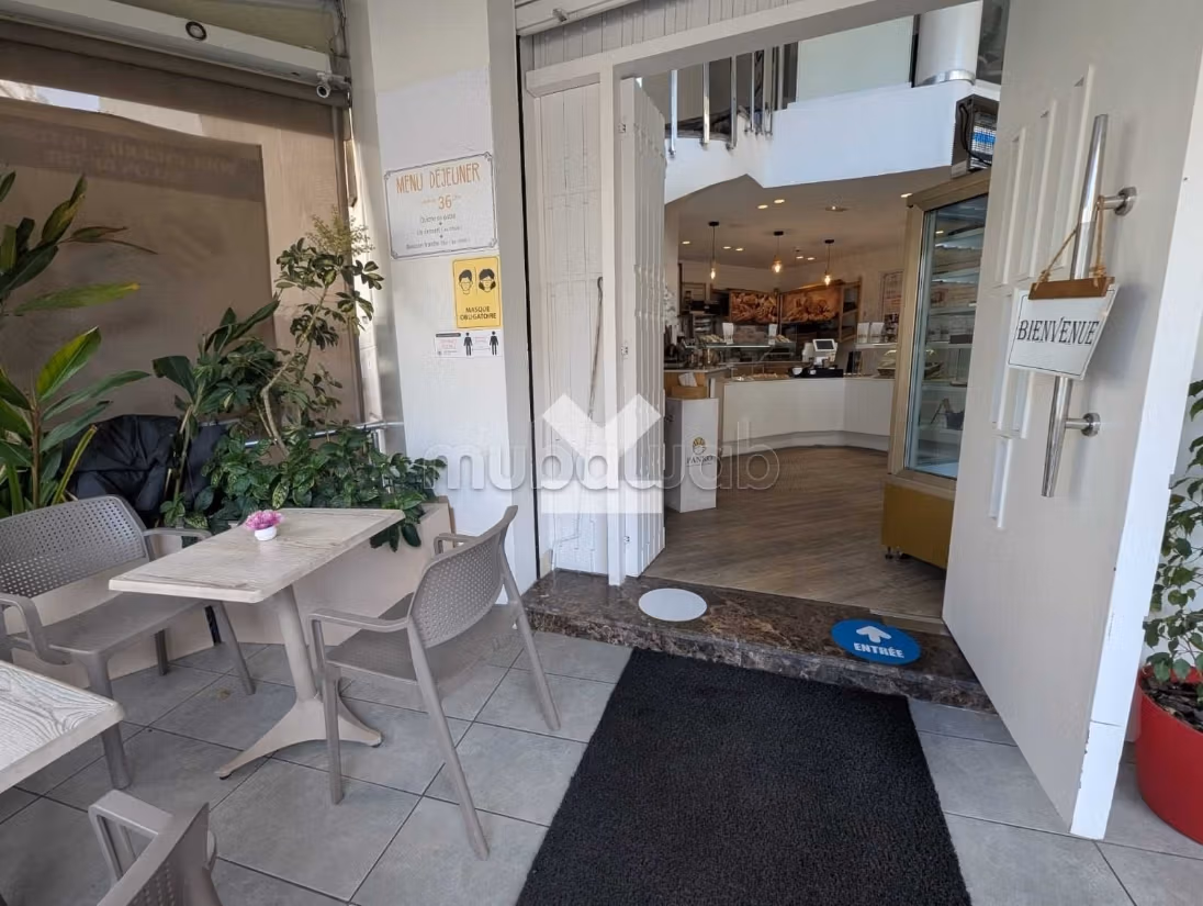 Offices & shops to rent in Palmier. Dimension 93 m²