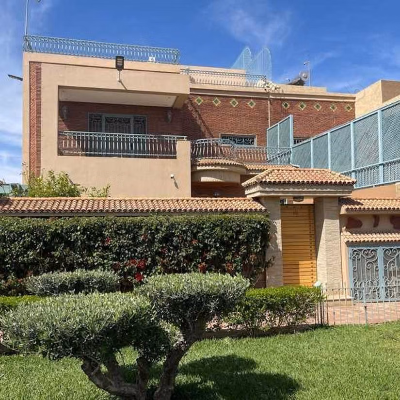 Villa à Vendre de 280.0 m² à Marrakech, 
Boulvard Moulay Abdellah Route De Safi