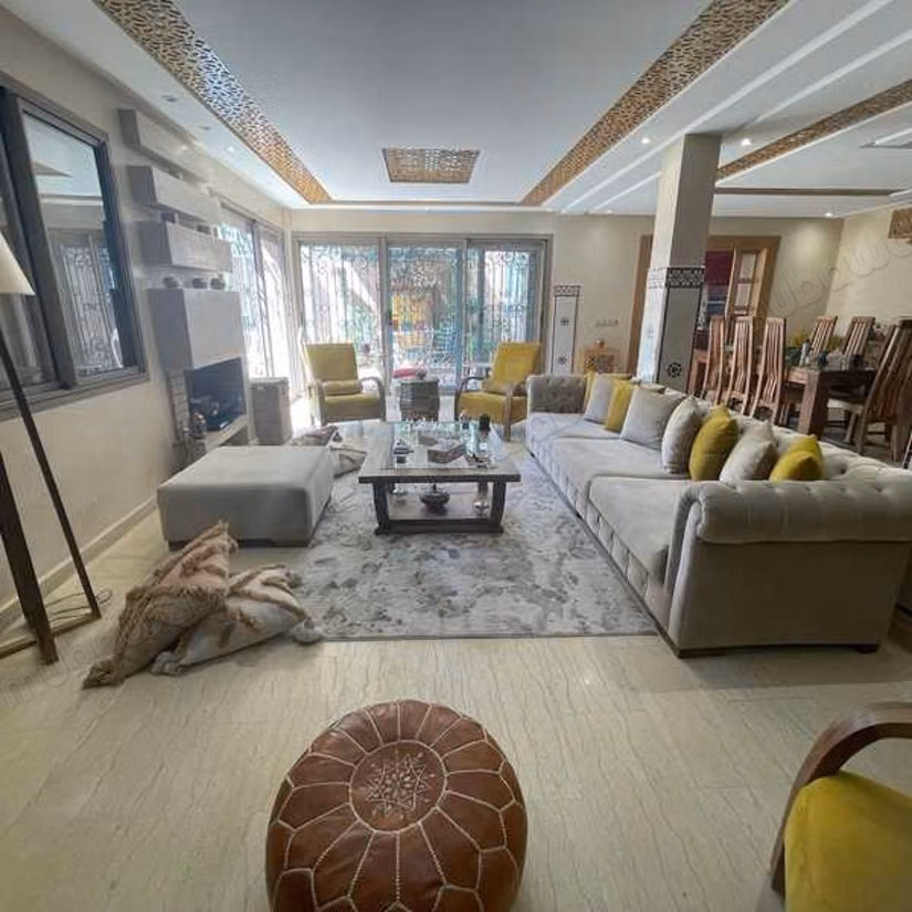 Villa à Vendre de 280.0 m² à Marrakech, 
Boulvard Moulay Abdellah Route De Safi
