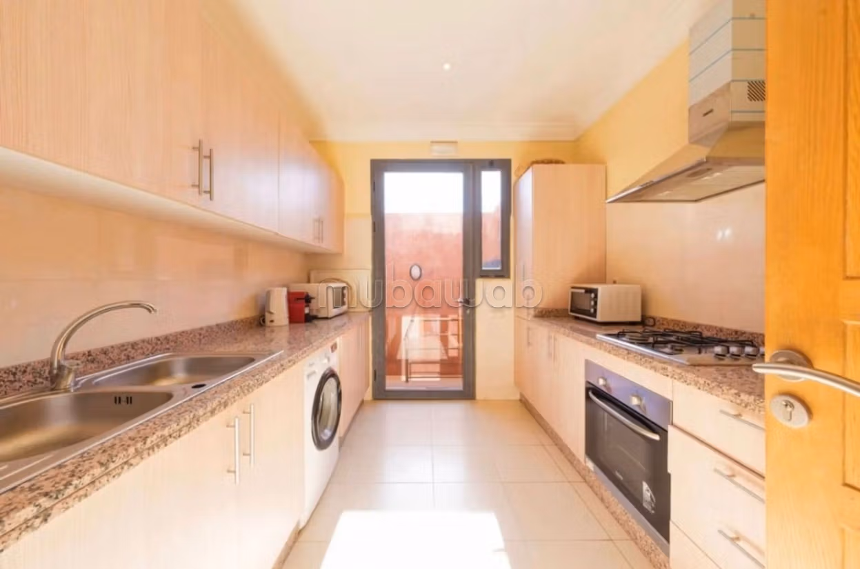 Somptueuse maison à vendre à Route de l'Ourika.
Surface de 228 m².
Meublé